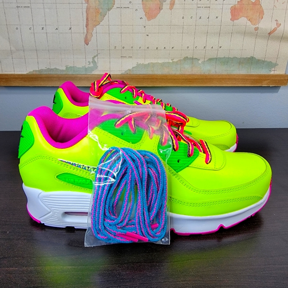 BRAND NEW Nike Air Max 90 LTR (Green) Women's Size 7.5